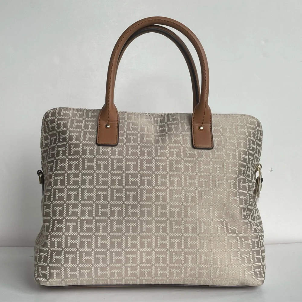 Tommy Hilfiger Beige Signature Logo Handbag Purse Satchel w Crossbody Strap